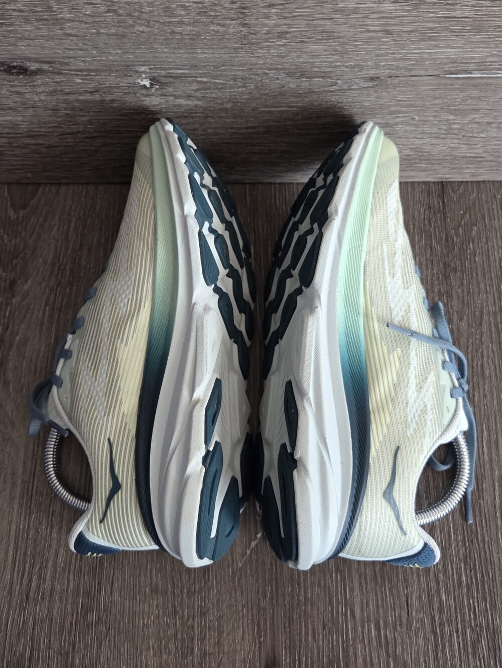 HOKA Clifton 9 Youth Size 6.5 / Women's Size 8 Teal White Gradient Sneakers - Picture 7 of 10